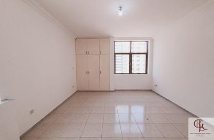 Apartment - 3 Bedrooms - 3 Bathrooms for rent in Mina Road - Tourist Club Area - Abu Dhabi