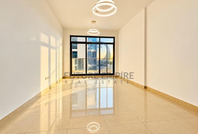 Spacious 2 Bedroom Apartment with Balcony