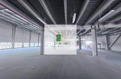 Warehouse - Studio - 1 Bathroom for rent in Al Sajaa - Sharjah