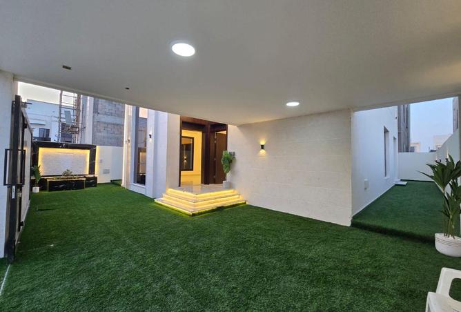 113698012 - Property Image 3