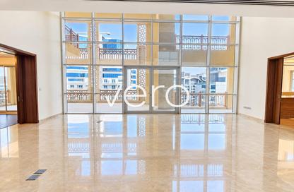 Apartment - 4 - 5 for rent in Marina Residences 1 - Marina Residences - Palm Jumeirah - Dubai