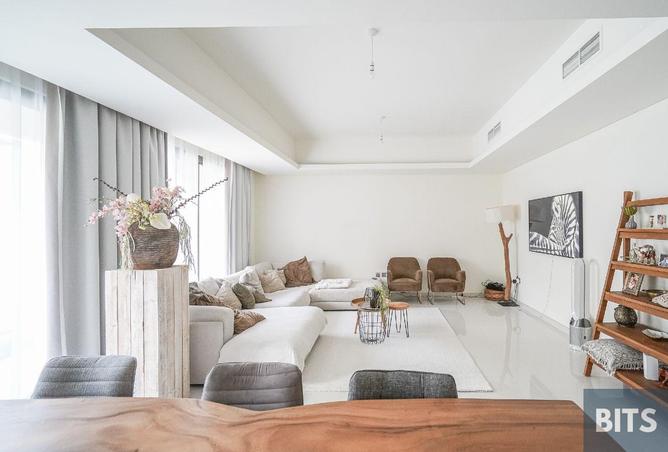 R2M1 | 4+Maid | Furnished | Vacant | Close Kitchen — photo 3