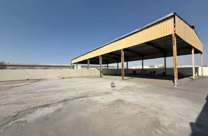 Warehouse - Studio - 1 Bathroom for rent in Al Sajaa - Sharjah