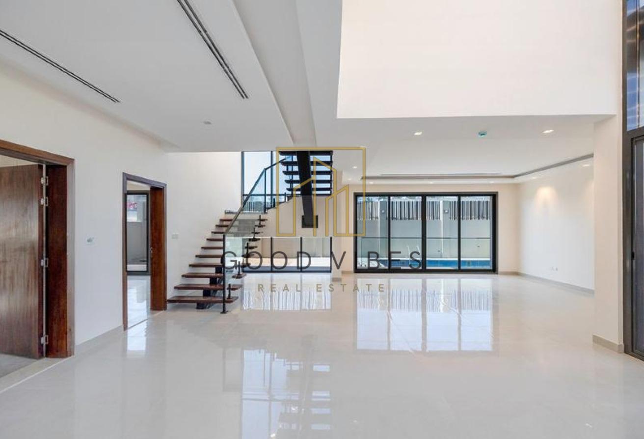 Spacious | Elegant | Custom-Built | 5-BedroomVilla photo 4