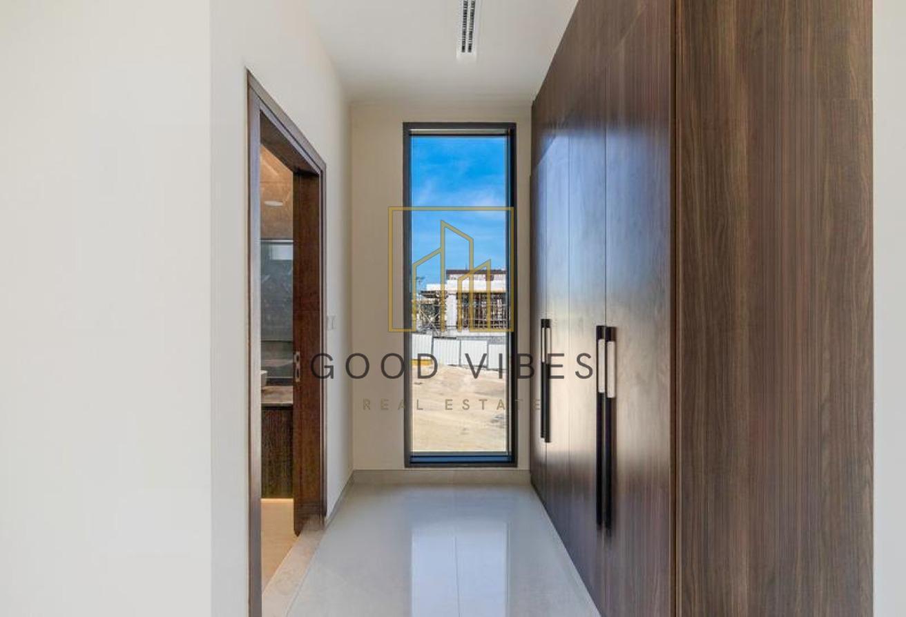 Spacious | Elegant | Custom-Built | 5-BedroomVilla photo 17