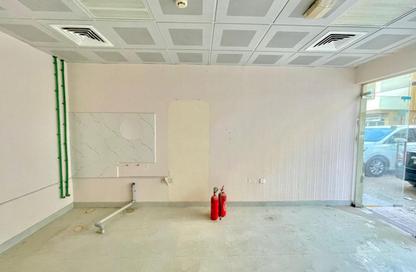 Shop - Studio for rent in Fire Station Road - Muwaileh - Sharjah