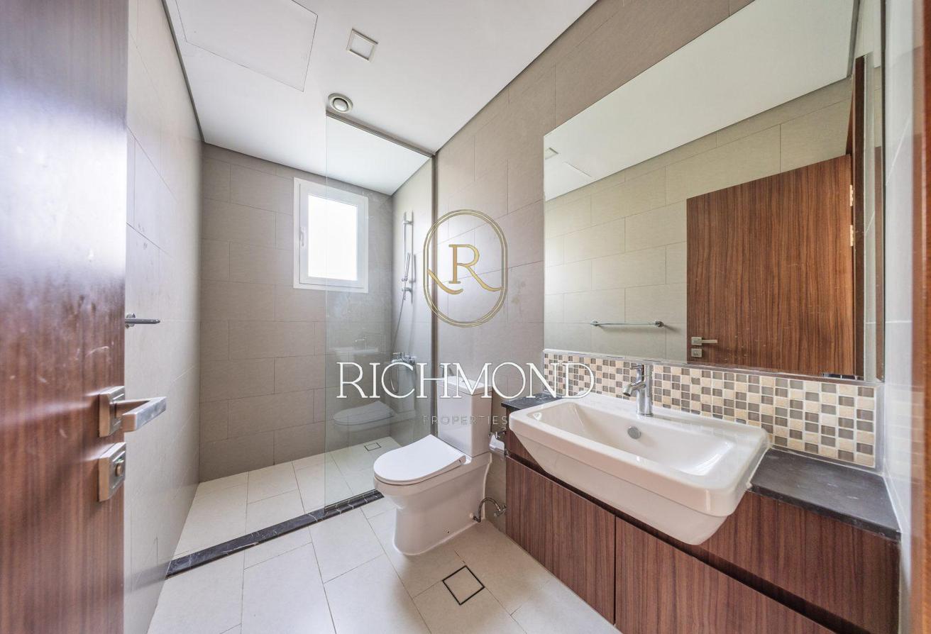 Well Maintained | Type A | End-Unit photo 23