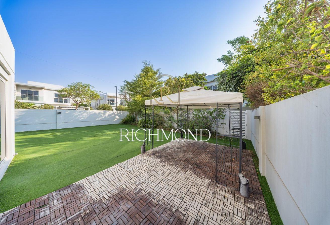 Well Maintained | Type A | End-Unit photo 7