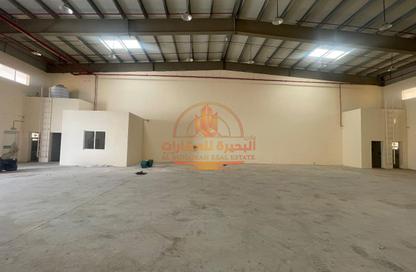 Warehouse - Studio - 2 Bathrooms for rent in Umm Al Thuoob - Umm Al Quwain