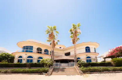 Villa - 5 Bedrooms - 7 Bathrooms for rent in Signature Villas Frond B - Signature Villas - Palm Jumeirah - Dubai