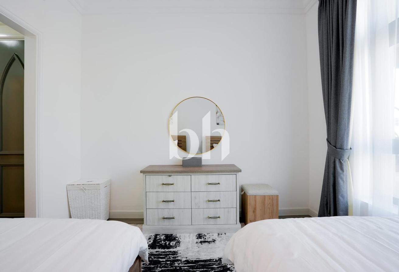 Furnished | Burj Khalifa View | Upgraded photo 12