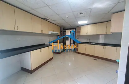 Apartment - 3 Bedrooms - 5 Bathrooms for rent in Saeed Al Ghafli Building - Al Majaz - Sharjah