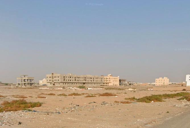 للبيع أرض سكنية استثمارية في الجرف الصناعية 2