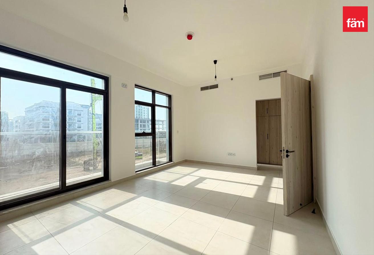 Bright & Spacious Prime Location Upgraded To 2br photo 8