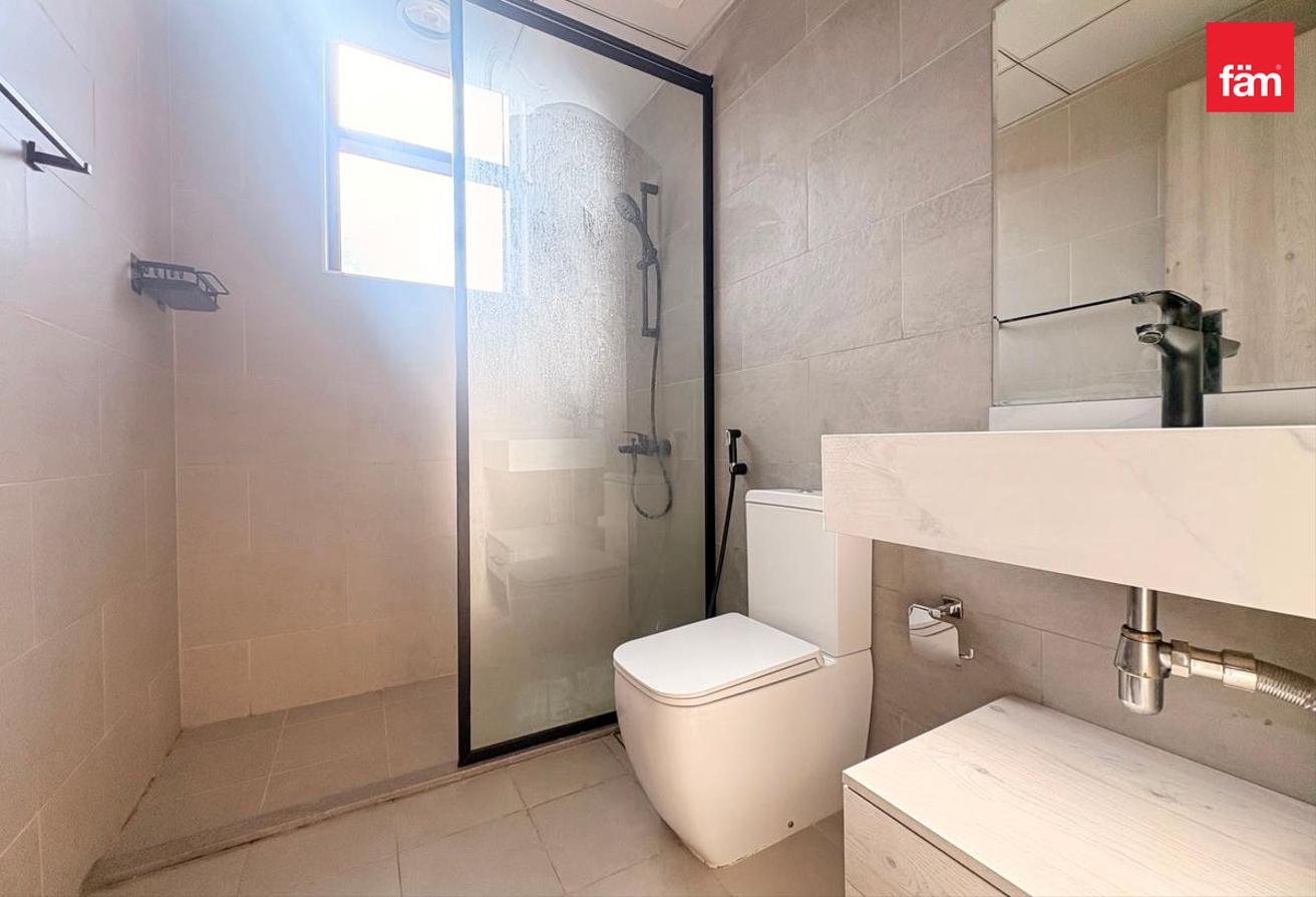 Bright & Spacious Prime Location Upgraded To 2br photo 11