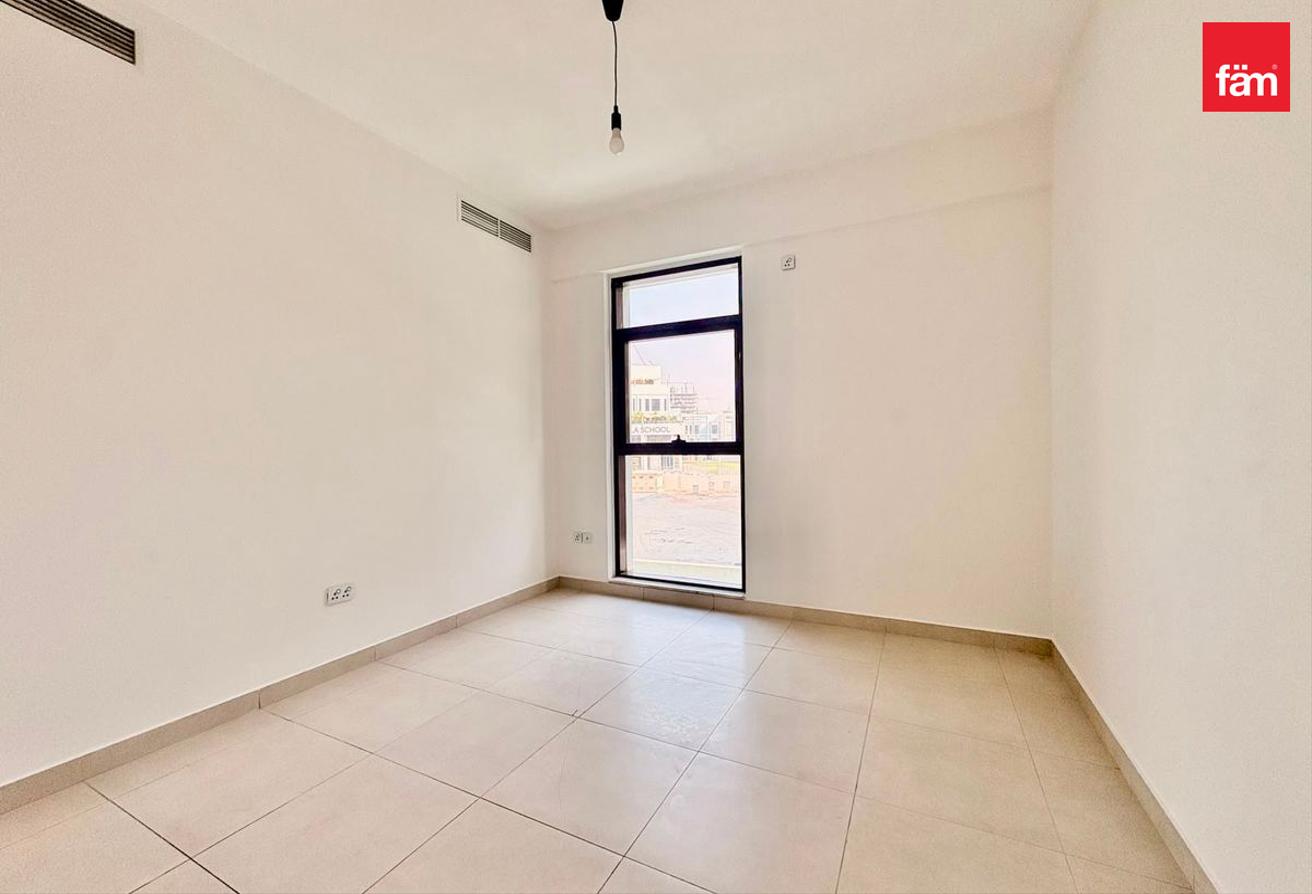 Bright & Spacious Prime Location Upgraded To 2br photo 5