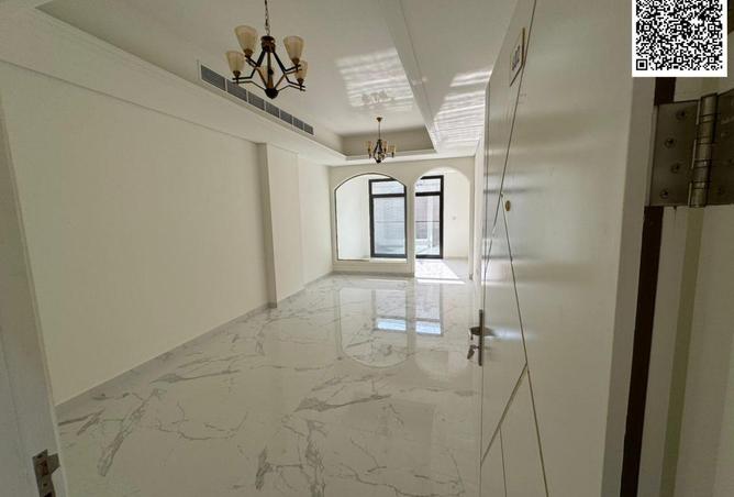 74240409 - Property Image 2