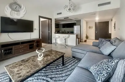 شقة - غرفة نوم - 2 حمامات للايجار في المساكن الحمراء - مدينة دبي الرياضية - دبي