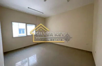 شقة - 2 غرف نوم - 2 حمامات للايجار في بو تينة - الشرق - الشارقة