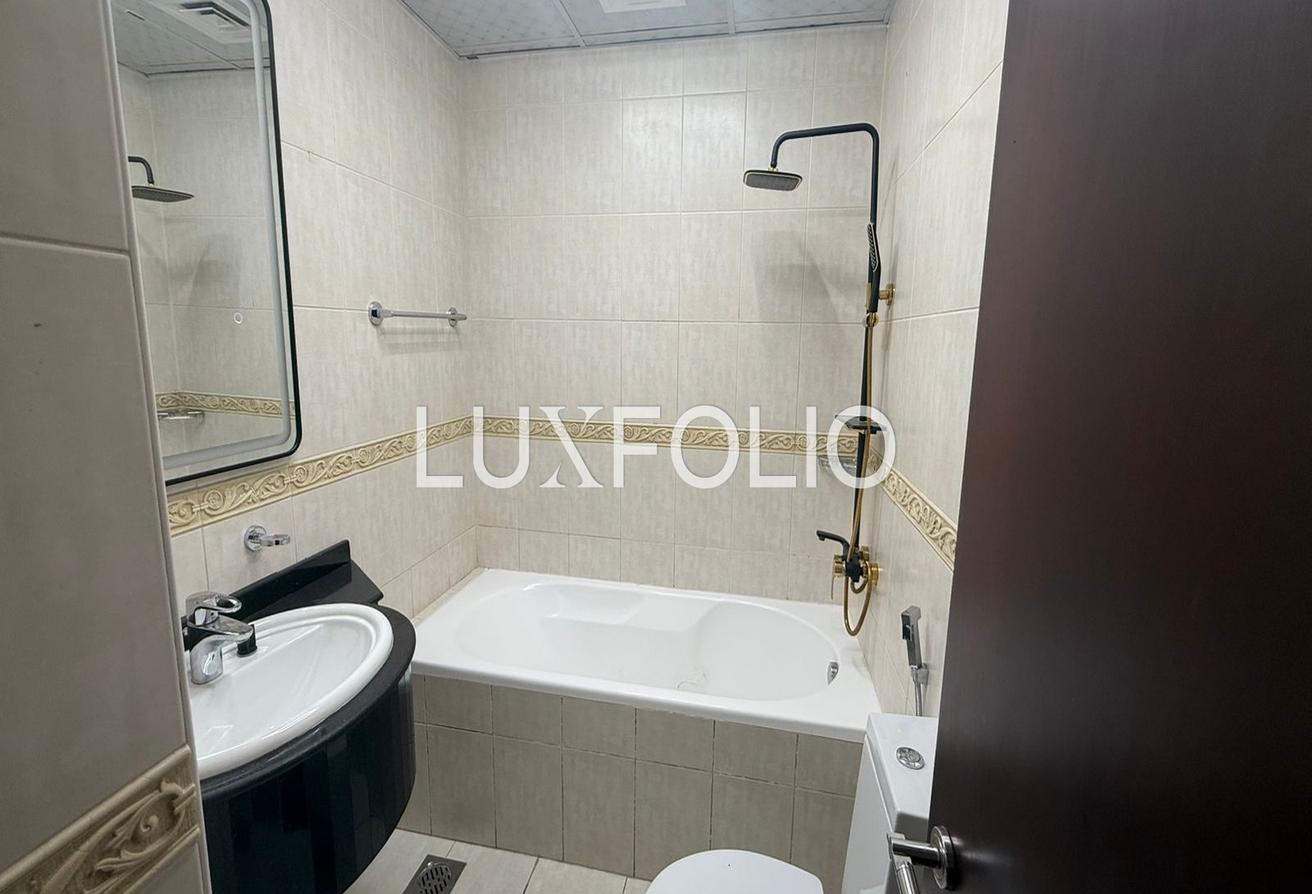 Palm View | Upgraded | Furnished photo 11