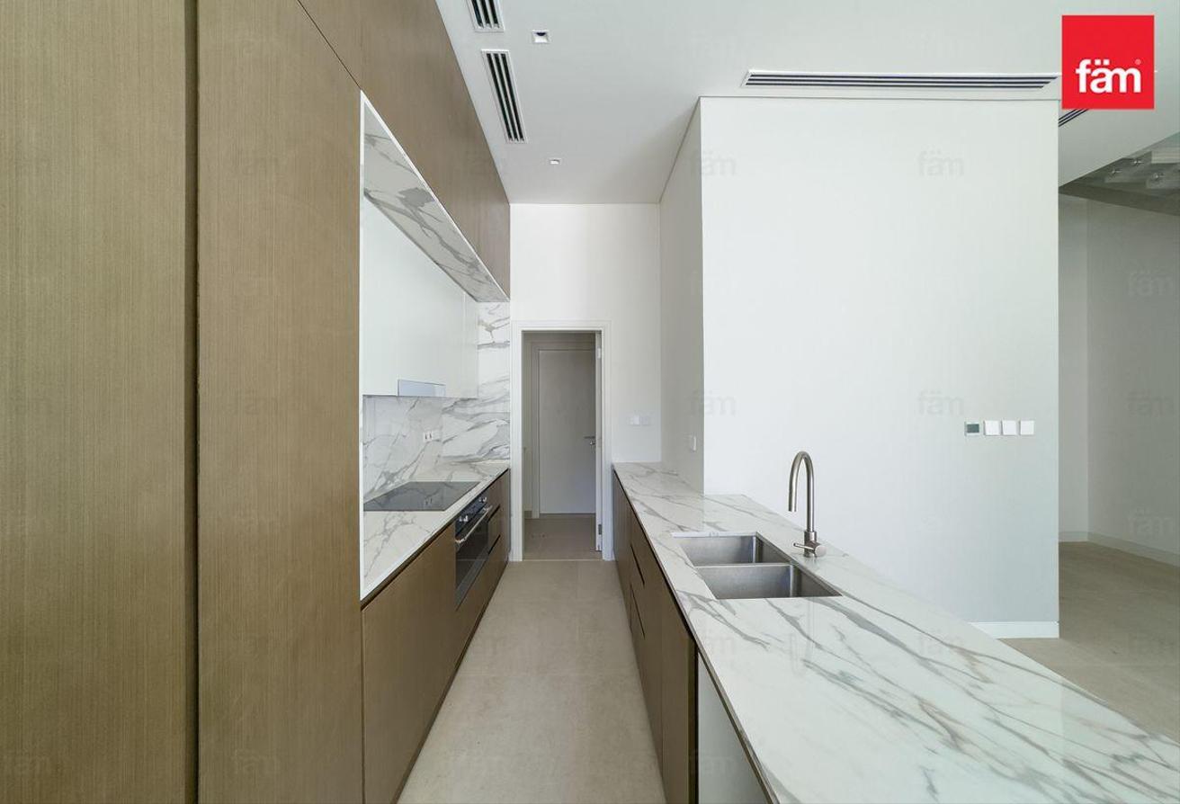 Key in Hand | Available | Close to clubhouse photo 5