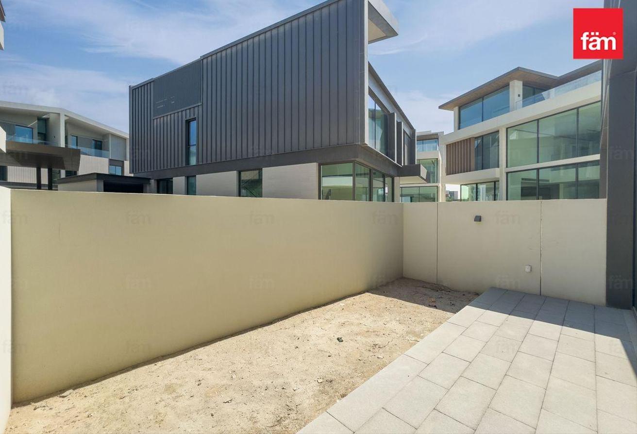Key in Hand | Available | Close to clubhouse photo 10