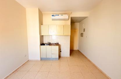 Apartment - Studio - 1 Bathroom for rent in Fire Station Road - Muwaileh - Sharjah Apartment - Studio - 1 Bathroom for rent in Fire Station Road - Muwaileh - Sharjah