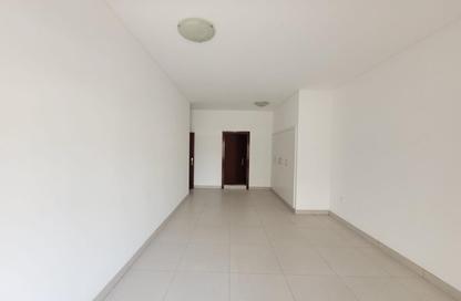 Apartment - 3 - 3 for rent in Zabeel Building - Al Karama - Dubai