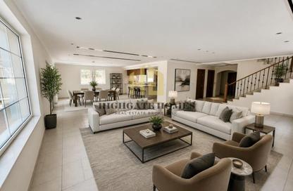 Villa - 4 - 5 for sale in District 4 - Jumeirah Park - Dubai