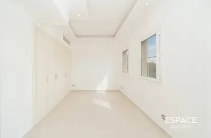 فيلا - 2 غرف نوم - 2 حمامات للايجار في الينابيع 15 - الينابيع - دبي فيلا - 2 غرف نوم - 2 حمامات للايجار في الينابيع 15 - الينابيع - دبي