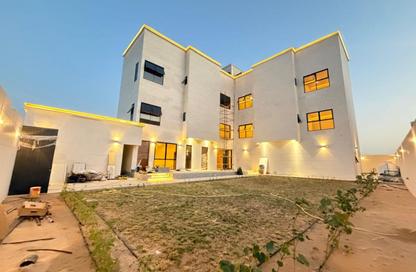 Villa - 7+ Bedrooms - 7+ Bathrooms for rent in Al Aweer 1 - Al Aweer - Dubai