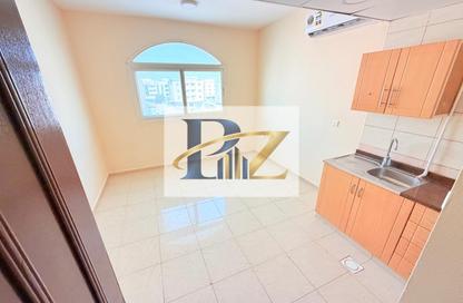 Apartment - Studio - 1 for rent in Fire Station Road - Muwaileh - Sharjah