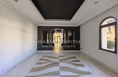 Villa - 6 Bedrooms - 6 Bathrooms for rent in Signature Villas Frond A - Signature Villas - Palm Jumeirah - Dubai