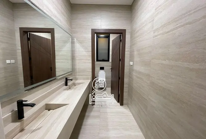 159184386 - Property Image 3
