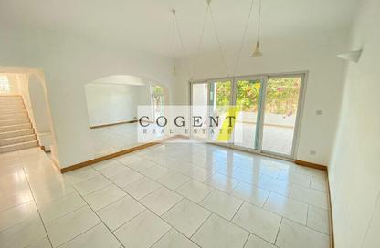Villa - 5 Bedrooms - 5 Bathrooms for rent in Umm Suqeim 2 Villas - Umm Suqeim 2 - Umm Suqeim - Dubai