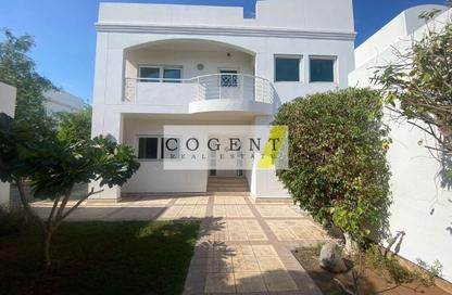 Villa - 5 Bedrooms - 5 Bathrooms for rent in Umm Suqeim 2 Villas - Umm Suqeim 2 - Umm Suqeim - Dubai