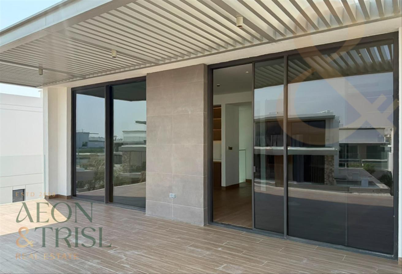 4BR Luxurious Villa | Brandnew | On Park photo 8