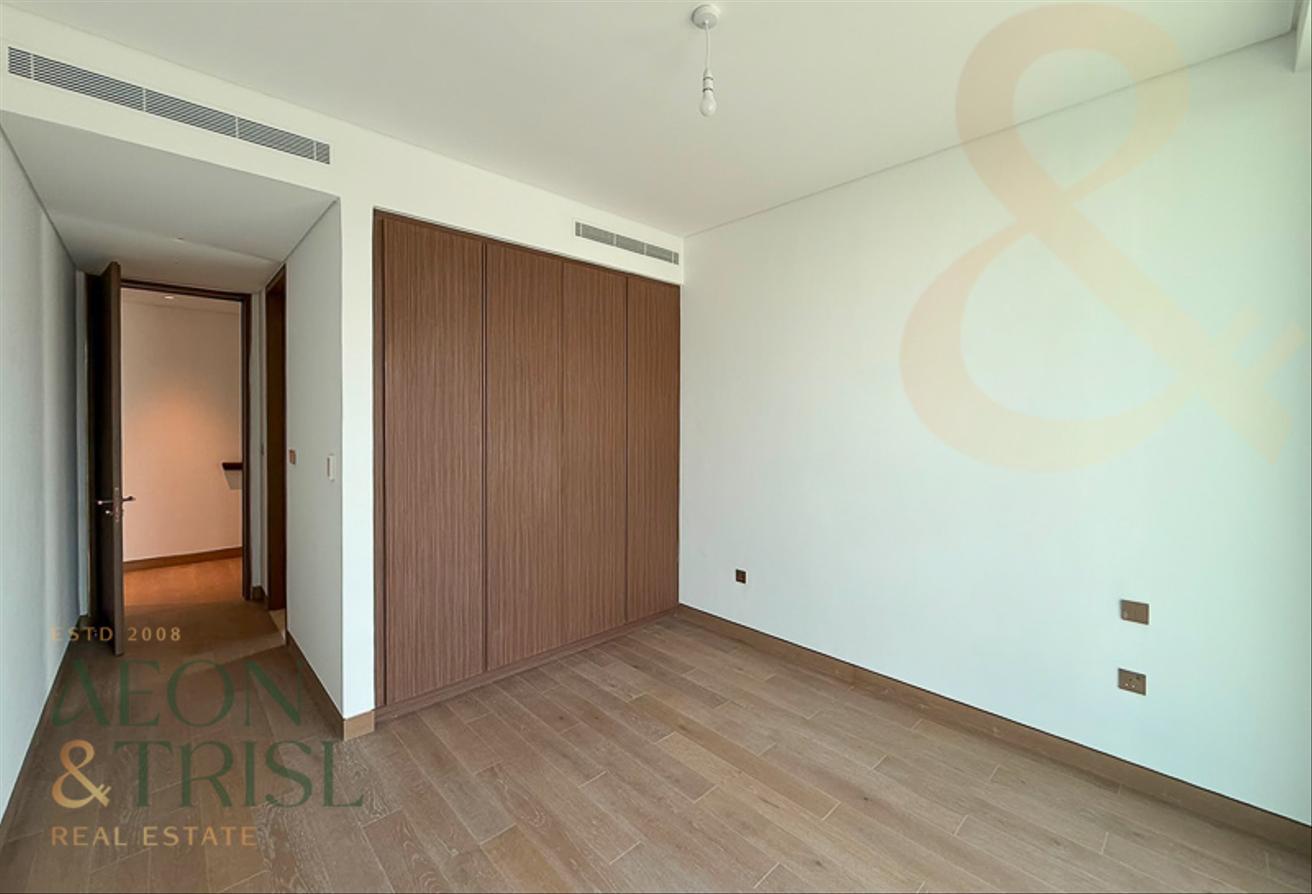 4BR Luxurious Villa | Brandnew | On Park photo 16