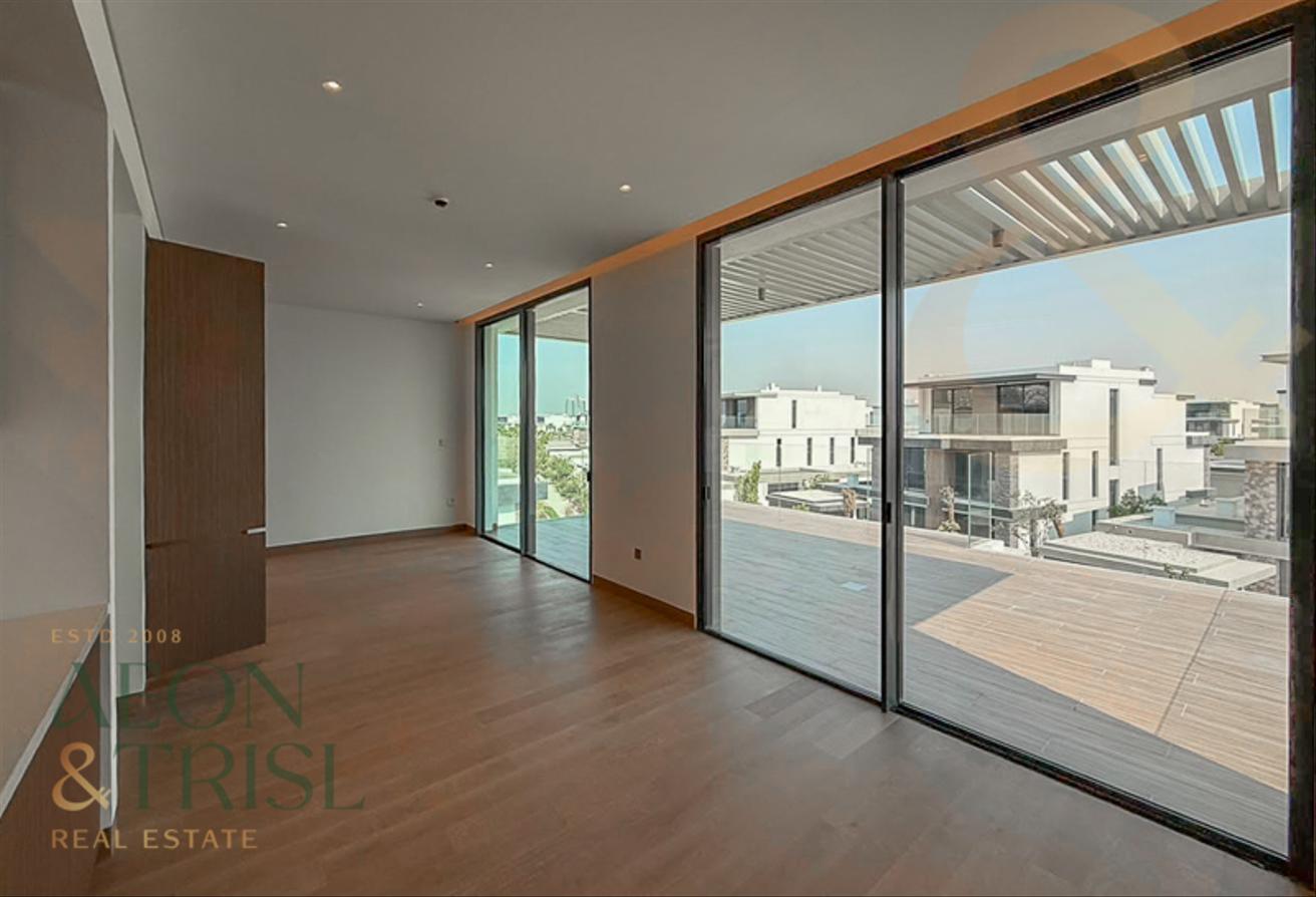 4BR Luxurious Villa | Brandnew | On Park photo 9