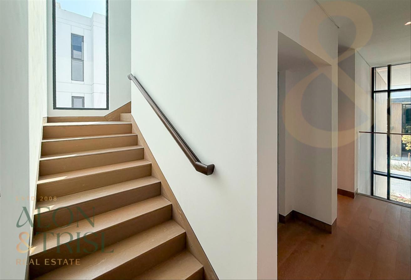 4BR Luxurious Villa | Brandnew | On Park photo 14