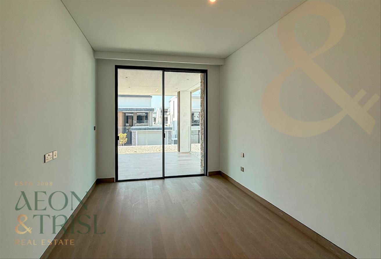 4BR Luxurious Villa | Brandnew | On Park photo 17