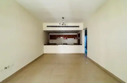 شقة - غرفة نوم - 2 حمامات للايجار في رويال ريزيدنس - منطقة مركز الأعمال - المدينة العالمية - دبي