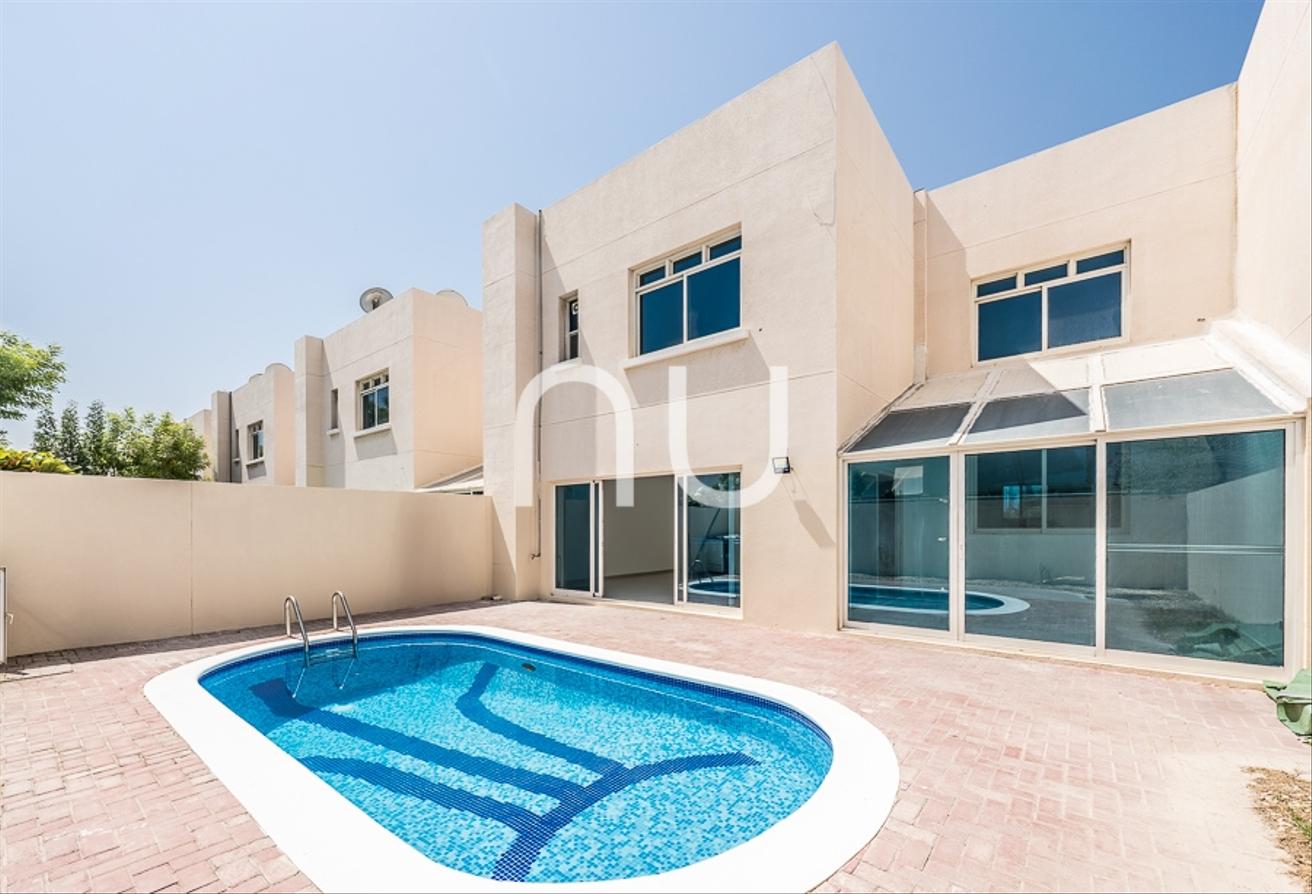Upgraded Villa with Private Pool in Prime Location photo 5