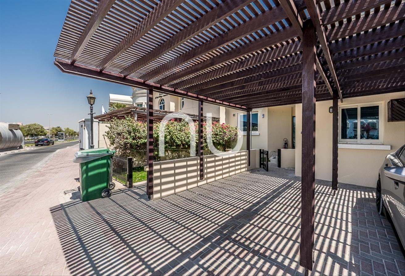 Upgraded Villa with Private Pool in Prime Location photo 26