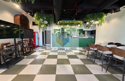 Shop - Studio - 2 for rent in Millennium Binghatti Residences - Business Bay - Dubai