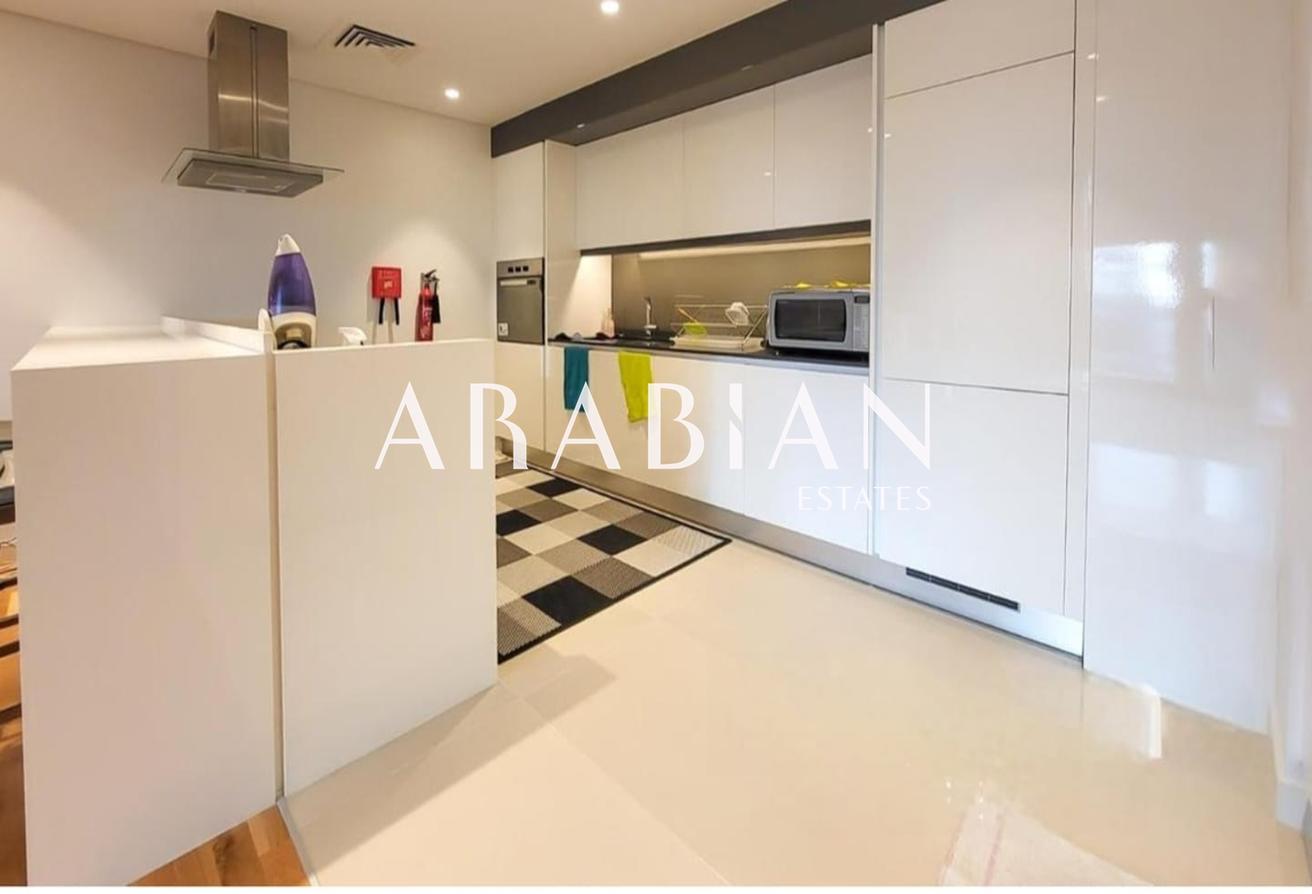 Vacant | Upgraded | Fully Furnished photo 7