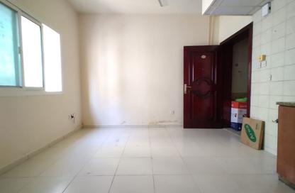 Apartment - Studio - 1 for rent in Al Butina 9 Building - Al Butina - Sharjah Apartment - Studio - 1 for rent in Al Butina 9 Building - Al Butina - Sharjah