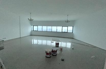 Apartment - 2 Bedrooms - 4 Bathrooms for rent in Al Taawun - Sharjah