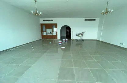 Apartment - 2 Bedrooms - 4 Bathrooms for rent in Al Taawun - Sharjah