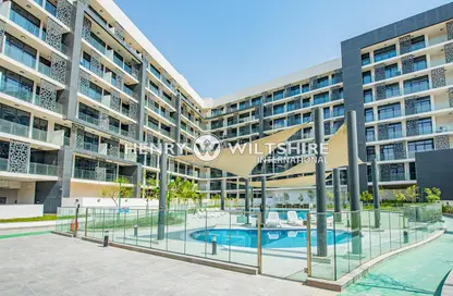 Apartment - 2 Bedrooms - 2 Bathrooms for rent in The Gate - Masdar City - Abu Dhabi